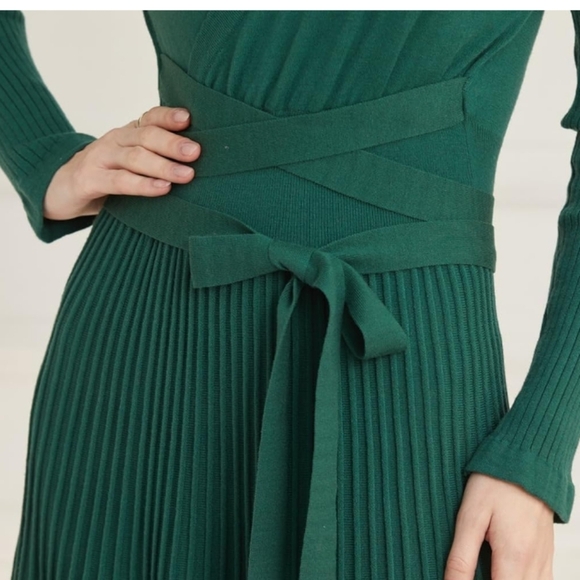 Elegant Green Wrap Dress Size Medium NWOT - Picture 6 of 8